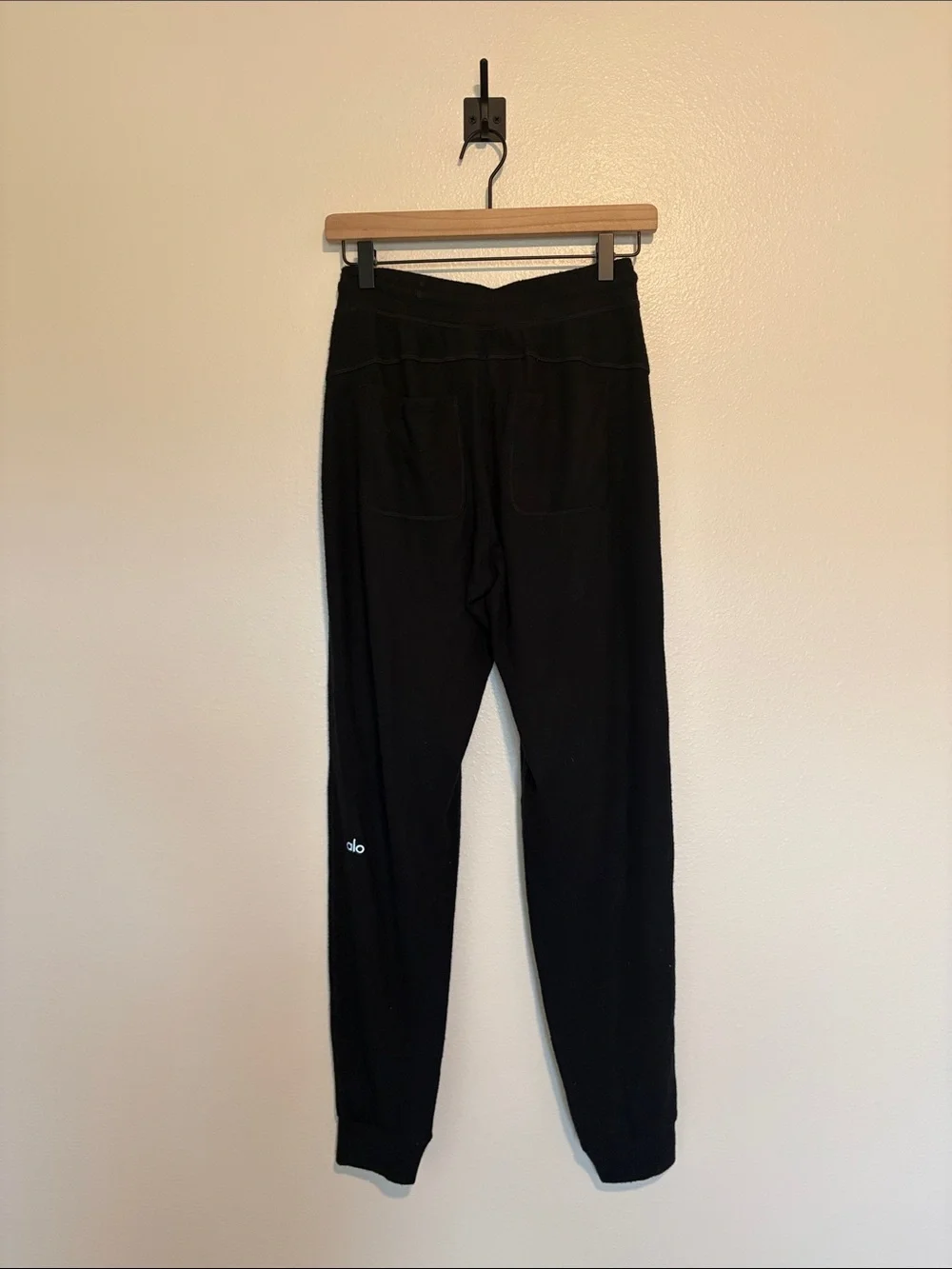 ALO Soho Mid-Rise Vegan Cashmere Stretch Jogger Sweatpants Loungewear Black XS